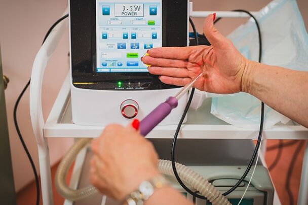 Device for the treatment of varicose veins by endovasal laser coagulation