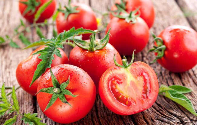 Tomatoes do a great job with the inflammation and pain of varicose veins